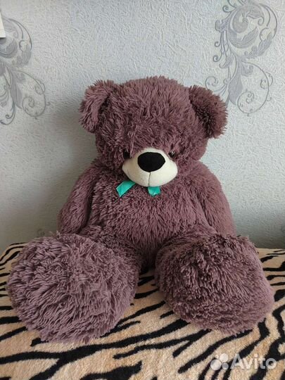 Большой плюшевый мишка