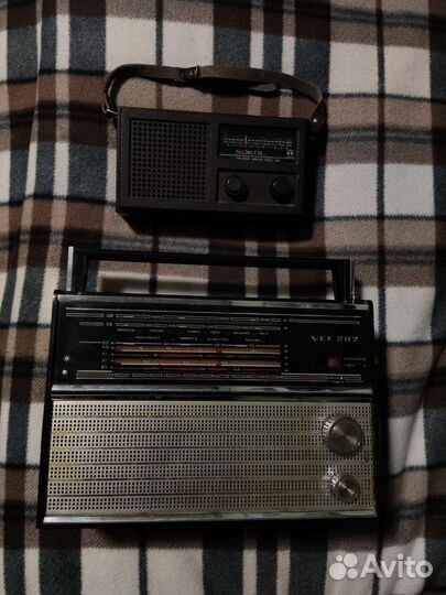 Портативный радиоприемник сокол-404 СССР винтажный