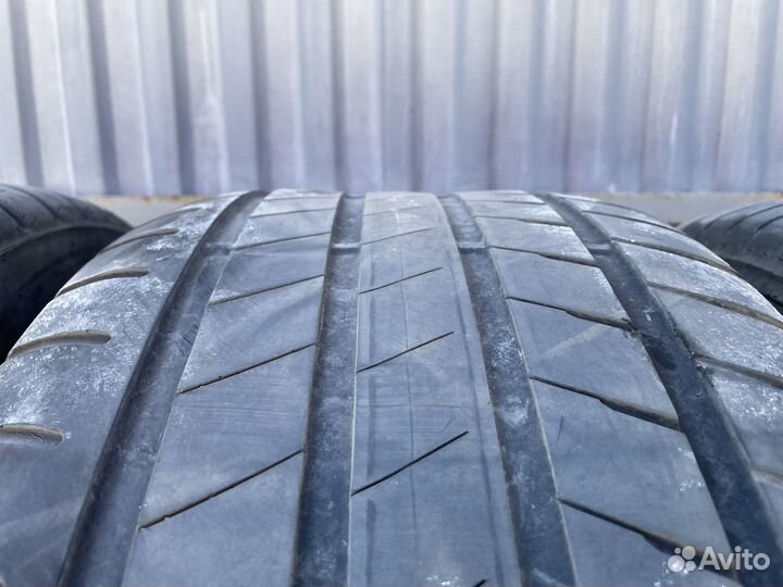 Bridgestone Alenza 001 275/45 R20 и 305/40 R20 112Y