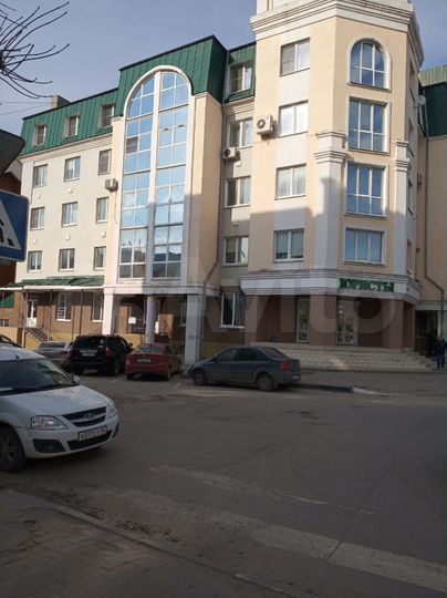4-к. квартира, 140 м², 2/5 эт.