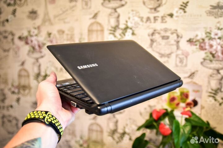 Красивый нетбук \ ультрабук Samsung