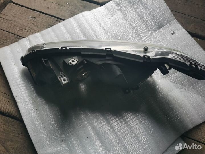 Фара передняя правая Honda civic 4d