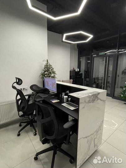 Стойка ресепшн