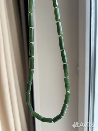 Бусы из нефрита