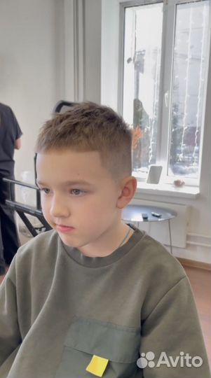 Барбер парикмахер мужские стрижки