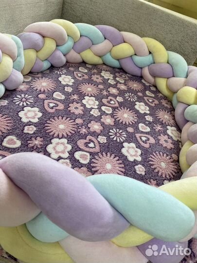 Бортик в детскую кроватку косичка