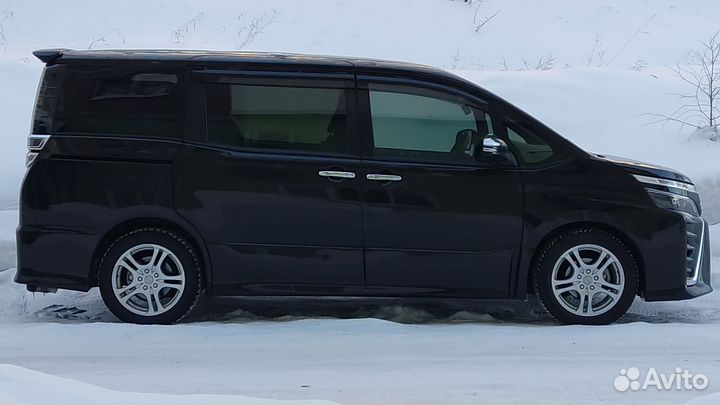 Toyota Voxy, 2018