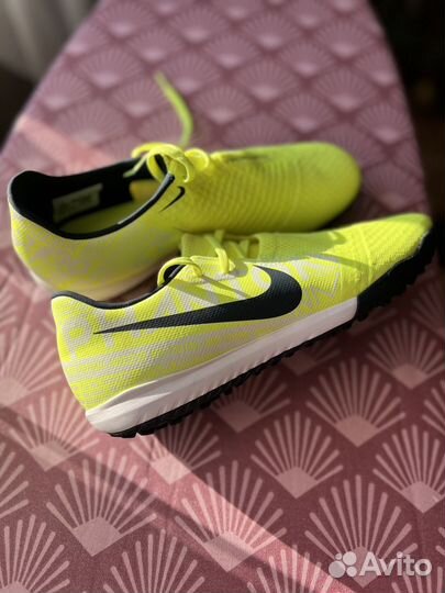 Футбольные бутсы nike