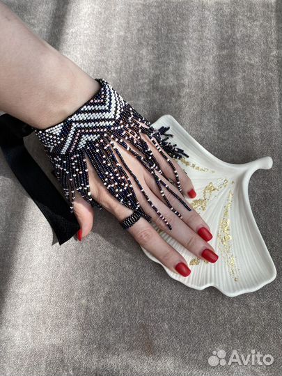 Колье чокер из бисера