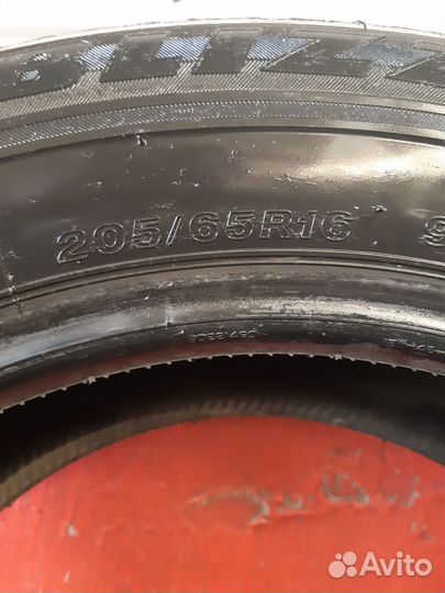 Bridgestone Blizzak Revo GZ 205/65 R16