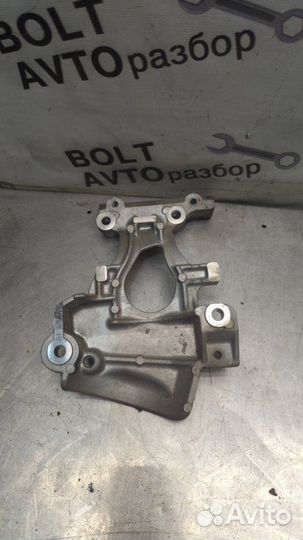 Кронштейн компрессора кондиционера Honda Stepwgn