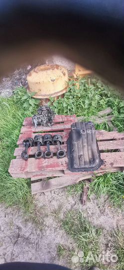 Поршня mitsubishi 4м40 -Т, поддон
