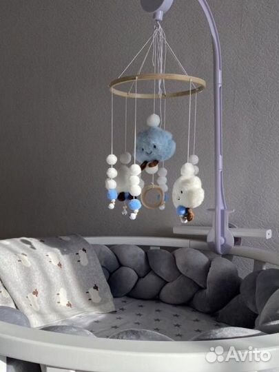 Музыкальный мобиль на кроватку