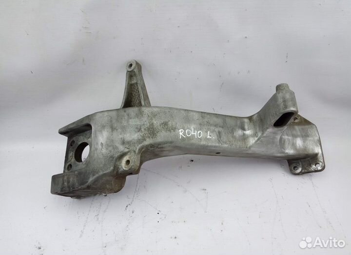 Кронштейн переднего бампера, левый renault trucks