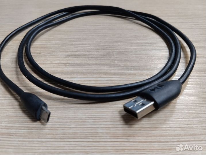 Кабель с разъемами USB 2.0 и Micro-B