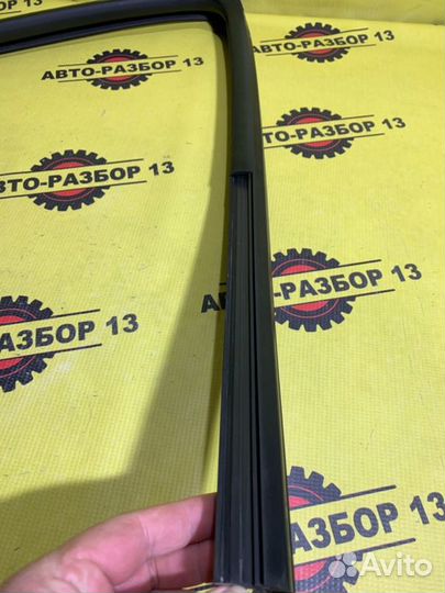 Уплотнитель стекла двери задний левый Kia Ceed 3