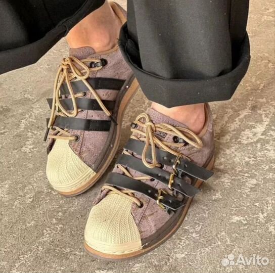 Adidas superstar rabbit hole