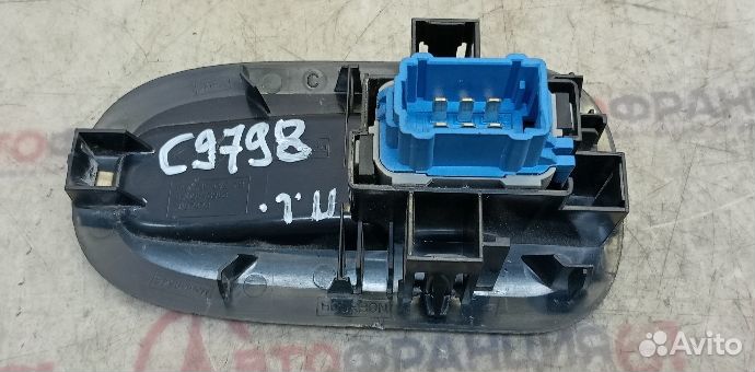 Кнопка стеклоподьемника Renault Master 3
