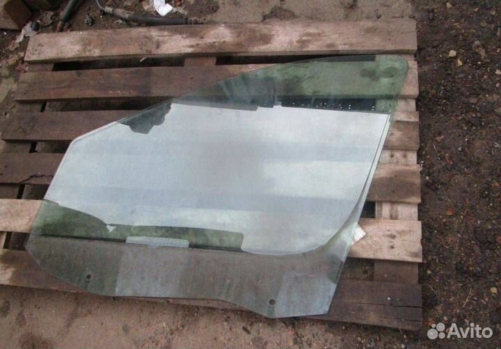 Стекло двери передней левой Mercedes-Benz Vaneo