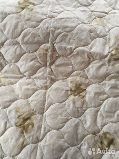 Наматрасник на резинке