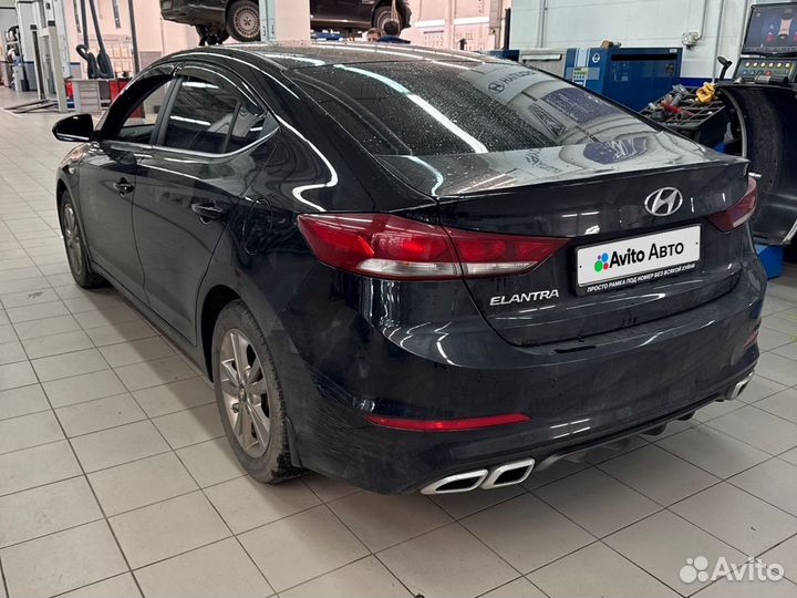 Hyundai Elantra 1.6 AT, 2016, 118 136 км