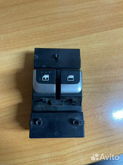 Блок управления стеклоподъемниками Kia Rio 4