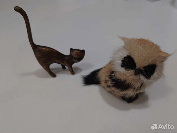 Фарфоровые статуэтки и стопки