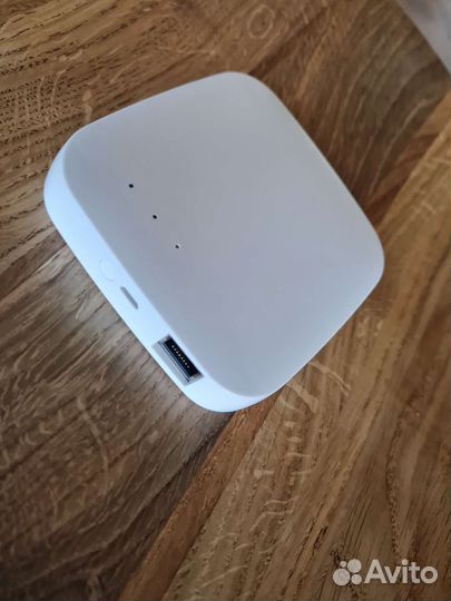 Zigbee шлюз Moes Tuya для Smart Life