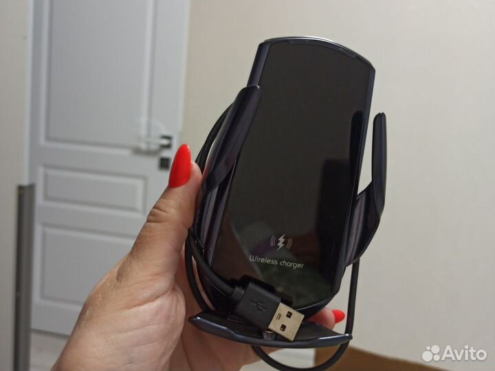 Держатель для телефона в машину с зарядкой