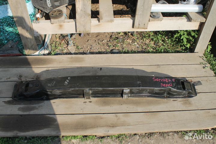 Hyundai Sonata IV (EF) усилитель бампера передний