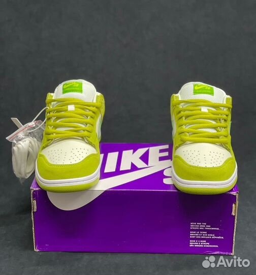 Nike SB Dunk Low Pro Sour Apple