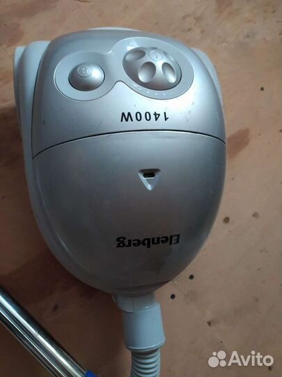 Пылесос Elenberg 1400, центр муз. aiwa NSX-5222