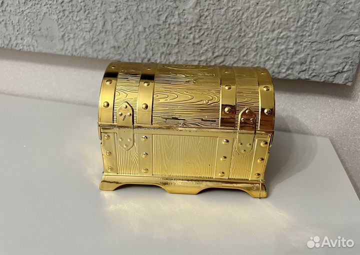 Золотой сундук шкатулка коробка ящик