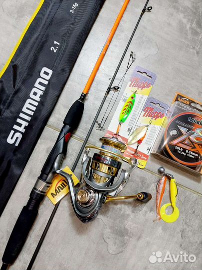 Спиннинг shimano готовый с приманками