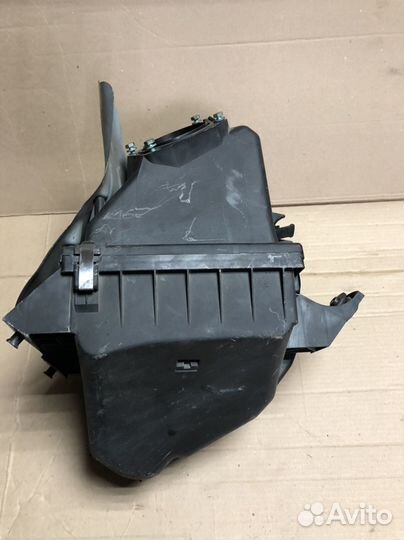 Корпус воздушного фильтра Ауди А4 В5; Пассат В5