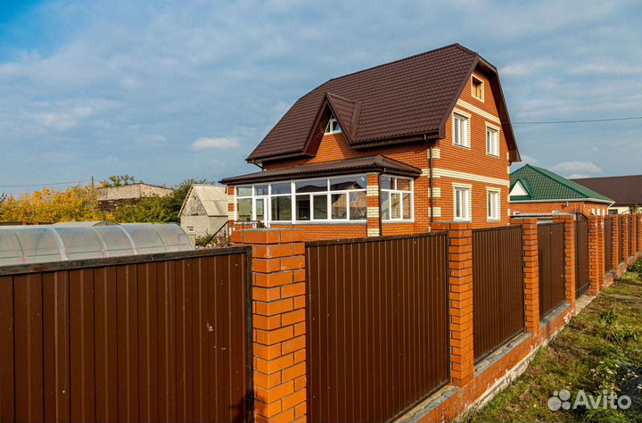 Кирпич красный гладкий