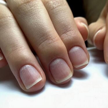 Нужна модель на маникюр