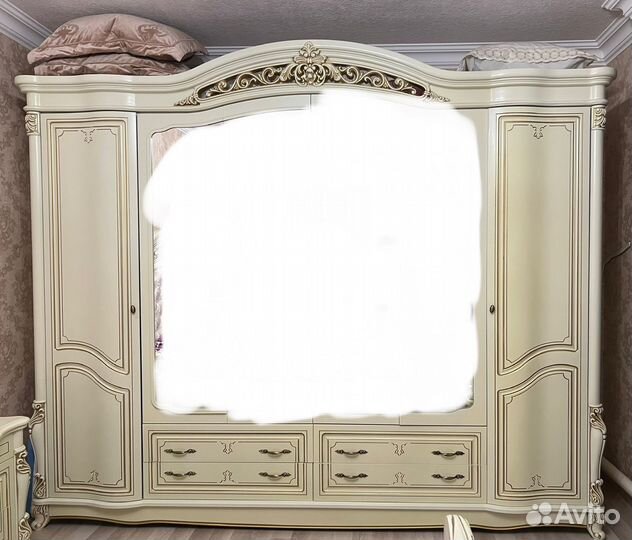 Спальный гарнитур