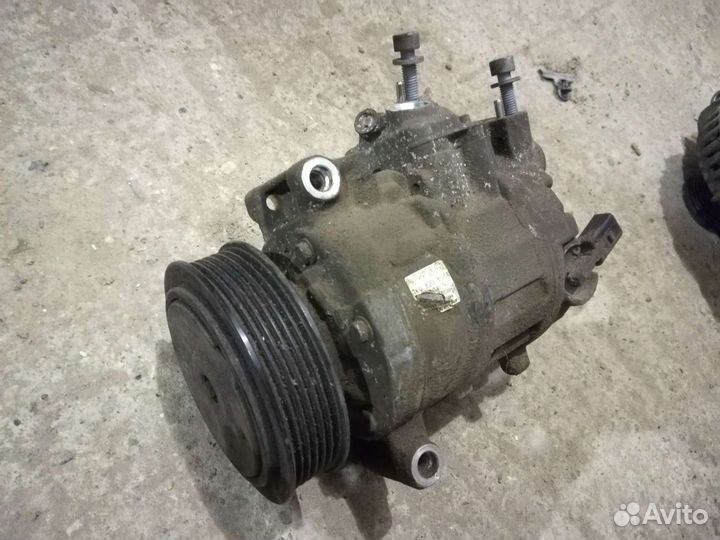 Компрессор насос кондиционера VAG 1k0820808