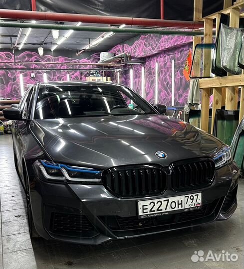 Лобовое стекло на BMW M2 q-6337