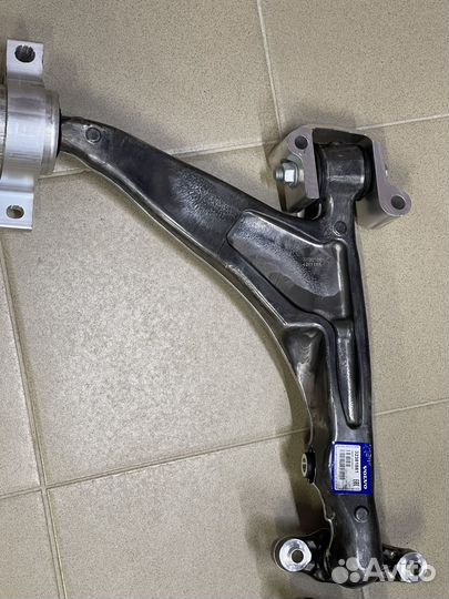 Рычаг передний правый и левый volvo XC90 XC60