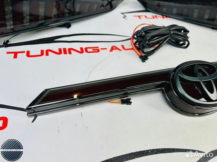 Стоп-сигналы Toyota Highlander