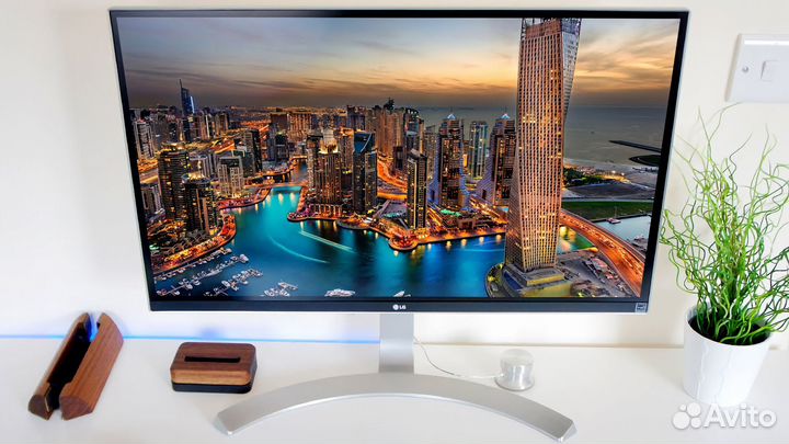 Монитор LG 27UD88-W 27