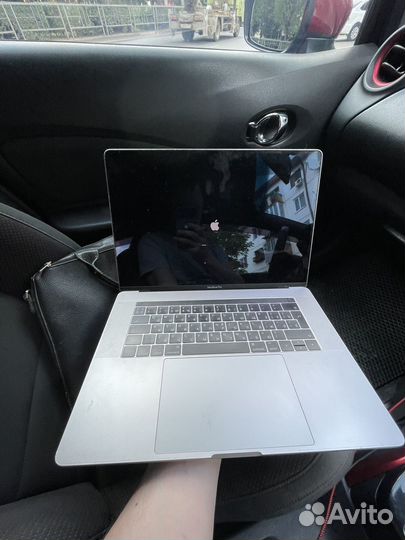 Apple MacBook Pro 15 2017 i7 2.8