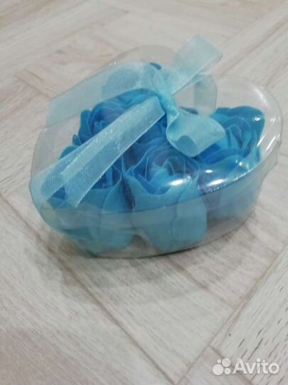 Мыльные розы и лилия