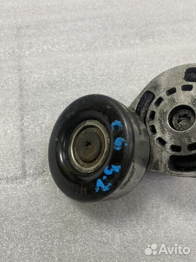 Натяжитель приводного ремня Ауди А6 С6 4F 3.2 BKH