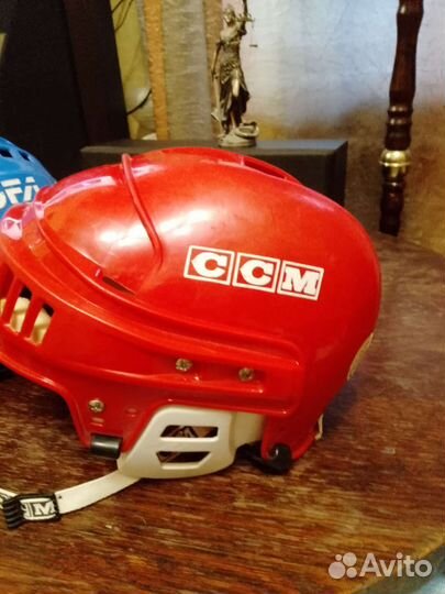 Хоккейный шлем