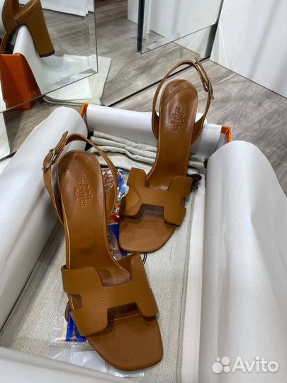 Женские босоножки hermes