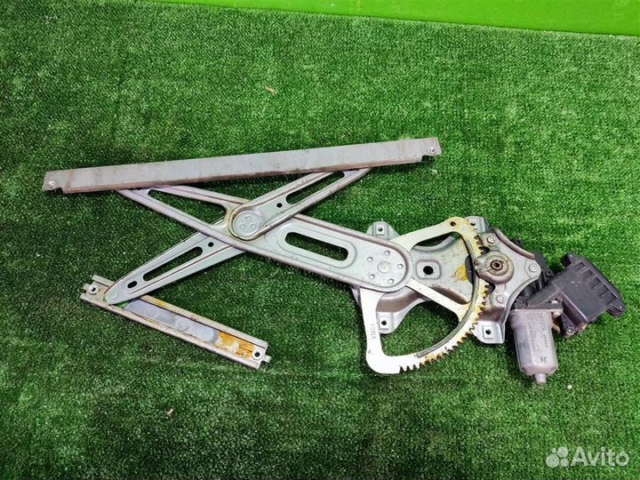 Стеклоподъемник передний левый Toyota Yaris P90 2