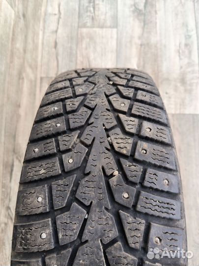 Maxxis ArcticTrekker NP3 215/65 R16